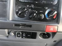 いすゞエルフアルミブロック小型（2t・3t）[写真32]