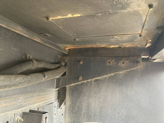 いすゞエルフ高所作業車小型（2t・3t）[写真25]