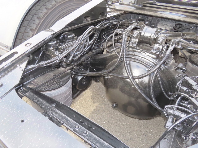 いすゞギガトレーラーヘッド（トラクターヘッド）大型（10t）[写真11]