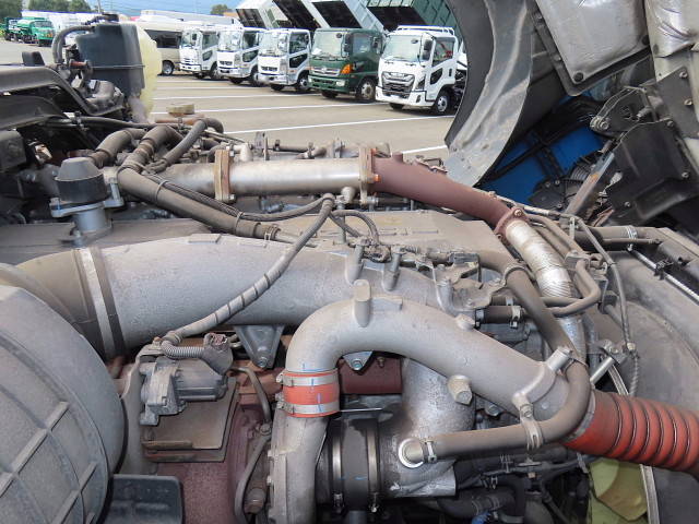 いすゞギガトレーラーヘッド（トラクターヘッド）大型（10t）[写真14]