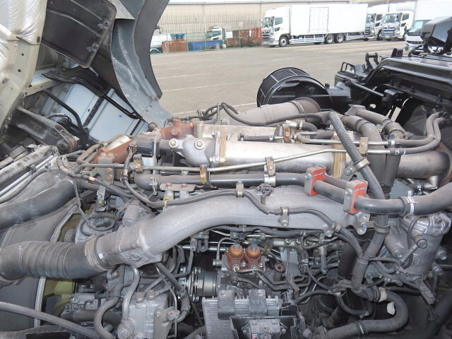 いすゞギガトレーラーヘッド（トラクターヘッド）大型（10t）[写真14]