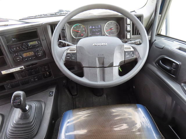 いすゞギガトレーラーヘッド（トラクターヘッド）大型（10t）[写真20]