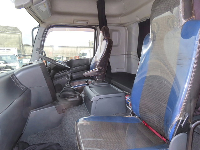 いすゞギガトレーラーヘッド（トラクターヘッド）大型（10t）[写真20]