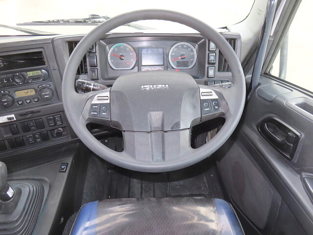 いすゞギガトレーラーヘッド（トラクターヘッド）大型（10t）[写真21]