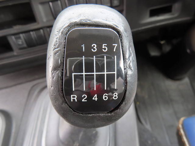 いすゞギガトレーラーヘッド（トラクターヘッド）大型（10t）[写真23]