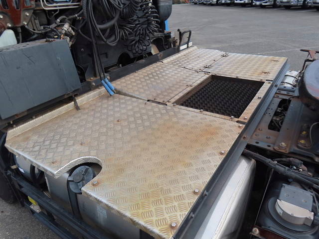 いすゞギガトレーラーヘッド（トラクターヘッド）大型（10t）[写真24]