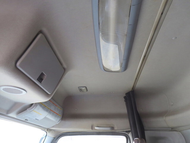 いすゞギガトレーラーヘッド（トラクターヘッド）大型（10t）[写真24]