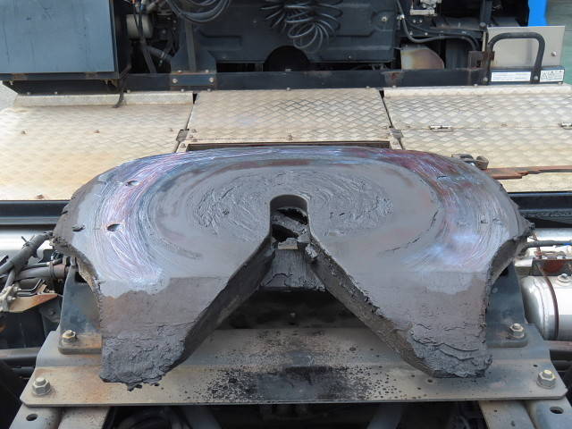 いすゞギガトレーラーヘッド（トラクターヘッド）大型（10t）[写真27]