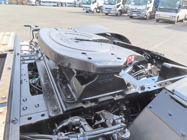 いすゞギガトレーラーヘッド（トラクターヘッド）大型（10t）[写真28]