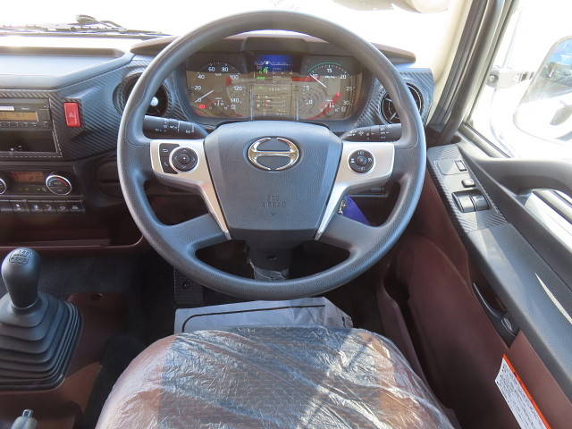 日野レンジャー冷凍車（冷蔵車）中型（4t）[写真18]