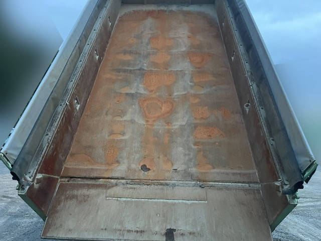 いすゞギガダンプ大型（10t）[写真12]