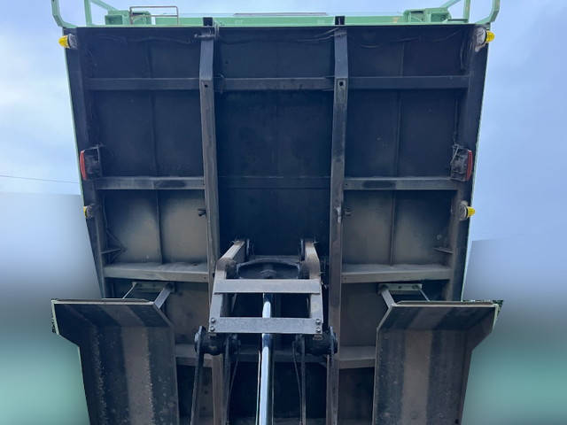 いすゞギガダンプ大型（10t）[写真16]