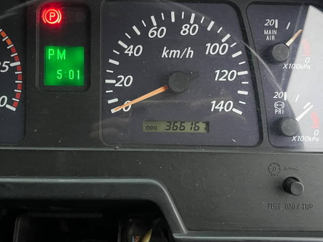 いすゞギガダンプ大型（10t）[写真35]