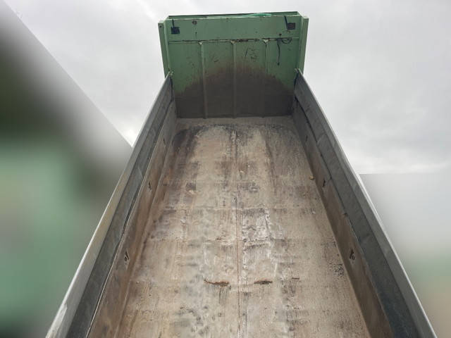 いすゞギガダンプ大型（10t）[写真10]