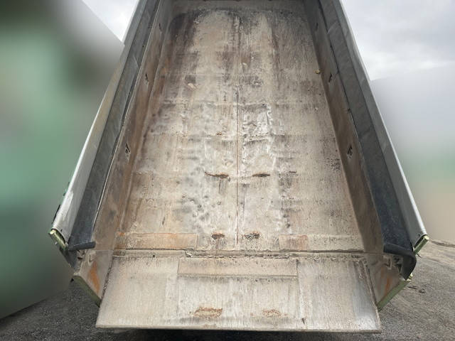 いすゞギガダンプ大型（10t）[写真11]