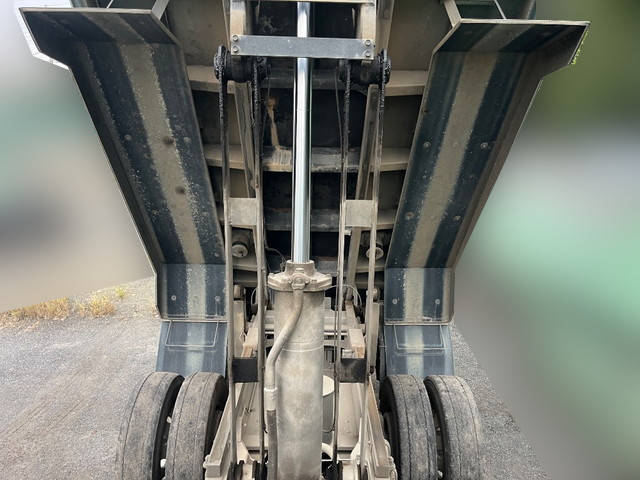 いすゞギガダンプ大型（10t）[写真16]