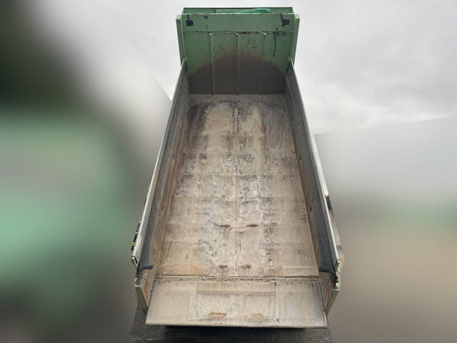 いすゞギガダンプ大型（10t）[写真09]