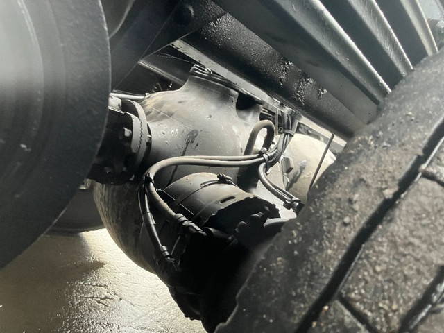 UDトラックスクオンコンテナ専用車大型（10t）[写真14]