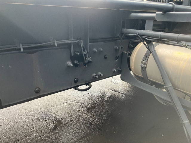 UDトラックスクオンコンテナ専用車大型（10t）[写真16]