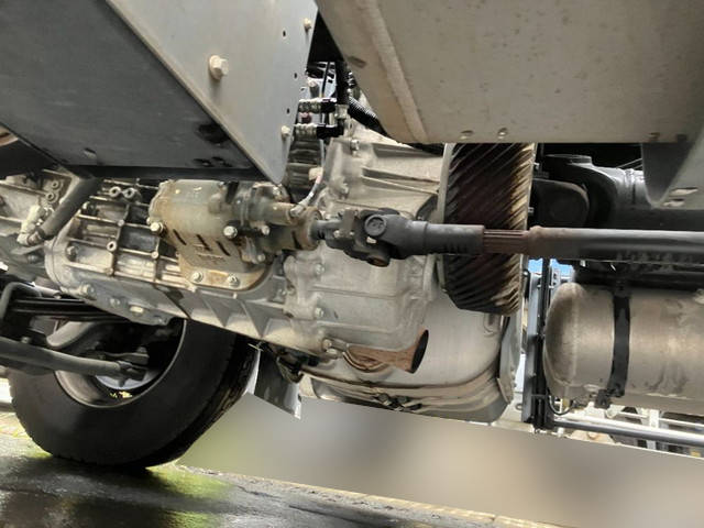 UDトラックスクオンコンテナ専用車大型（10t）[写真18]