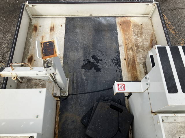 いすゞエルフ高所作業車小型（2t・3t）[写真10]