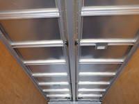 いすゞフォワードアルミウイング中型（4t）[写真16]