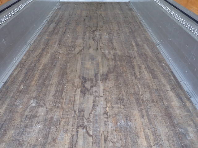 いすゞフォワードアルミウイング中型（4t）[写真18]