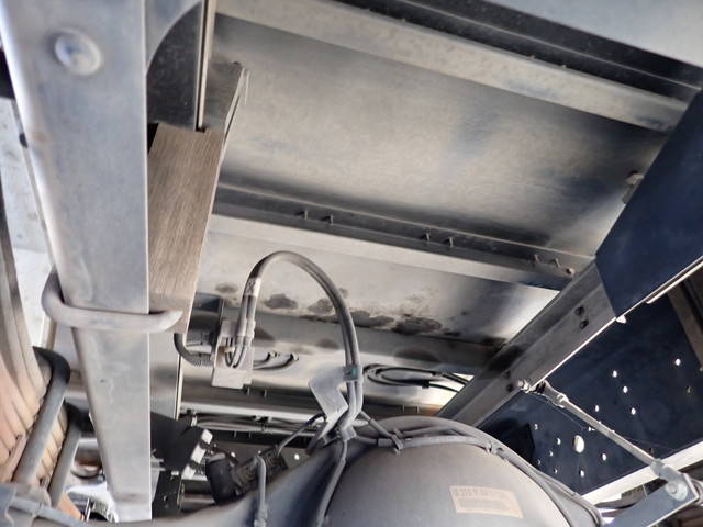 いすゞフォワードアルミウイング中型（4t）[写真24]