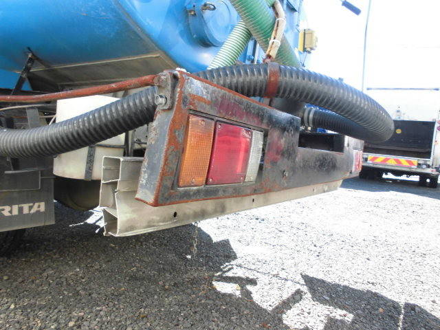 いすゞエルフバキュームカー小型（2t・3t）[写真13]