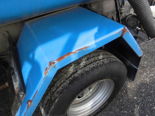 いすゞエルフバキュームカー小型（2t・3t）[写真21]