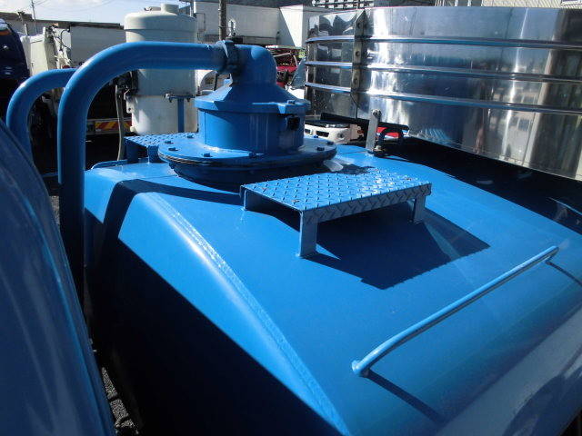 いすゞエルフバキュームカー小型（2t・3t）[写真22]