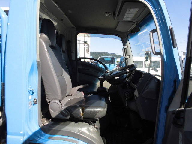 いすゞエルフバキュームカー小型（2t・3t）[写真28]