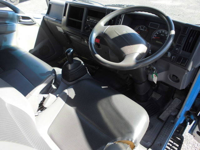 いすゞエルフバキュームカー小型（2t・3t）[写真30]