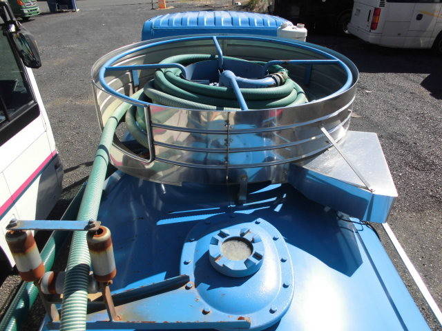 いすゞエルフバキュームカー小型（2t・3t）[写真06]