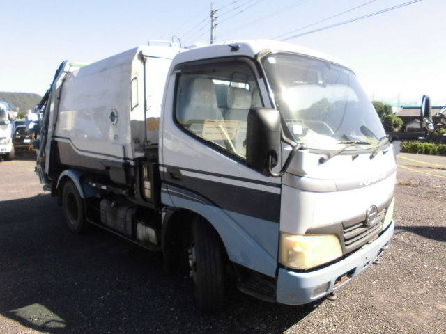日野デュトロパッカー車（塵芥車）2009年(平成21年)BJG-XKU304X