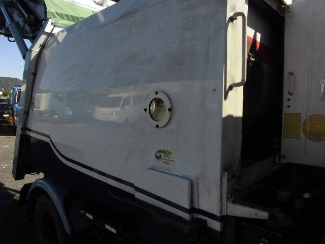 日野デュトロパッカー車（塵芥車）小型（2t・3t）[写真17]