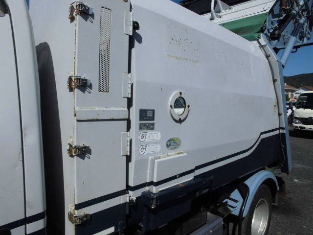 日野デュトロパッカー車（塵芥車）小型（2t・3t）[写真18]