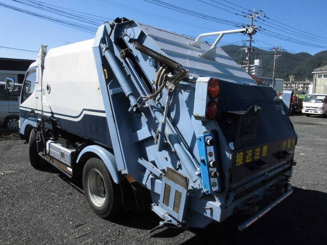 日野デュトロパッカー車（塵芥車）小型（2t・3t）[写真02]