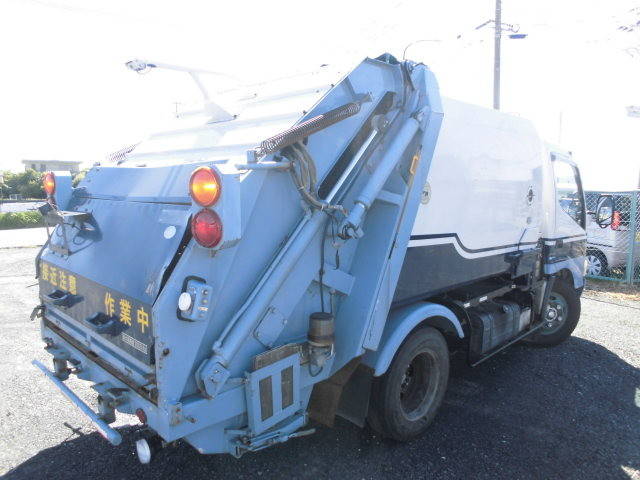 日野デュトロパッカー車（塵芥車）小型（2t・3t）[写真03]