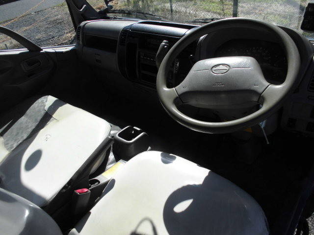 日野デュトロパッカー車（塵芥車）小型（2t・3t）[写真33]