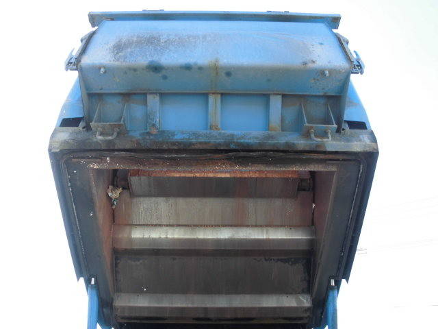 三菱ふそうファイターパッカー車（塵芥車）中型（4t）[写真14]