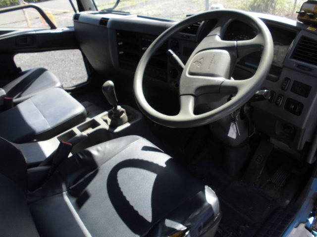 三菱ふそうファイターパッカー車（塵芥車）中型（4t）[写真28]