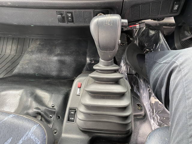 日野レンジャー平ボディ中型（4t）[写真12]