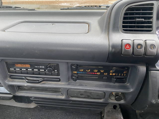 日産アトラス平ボディ小型（2t・3t）[写真11]