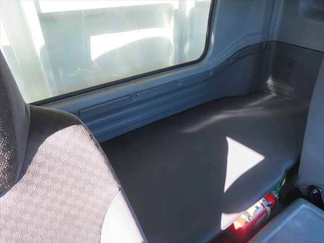 いすゞフォワードクレーン付増トン（6t・8t）[写真31]