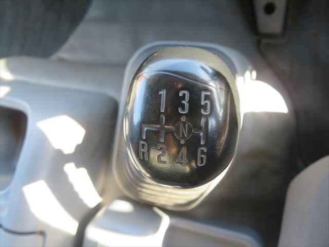 いすゞフォワードクレーン付増トン（6t・8t）[写真34]