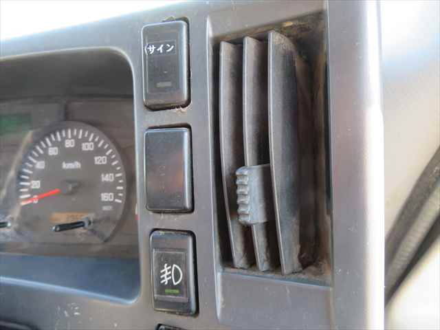 いすゞフォワードクレーン付増トン（6t・8t）[写真38]