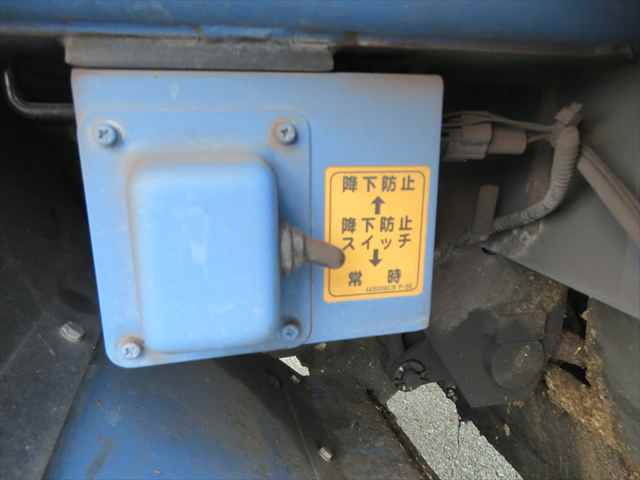 日野デュトロパッカー車（塵芥車）小型（2t・3t）[写真28]