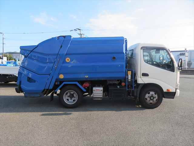 日野デュトロパッカー車（塵芥車）小型（2t・3t）[写真08]