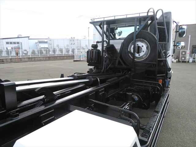 日野レンジャーコンテナ専用車増トン（6t・8t）[写真21]